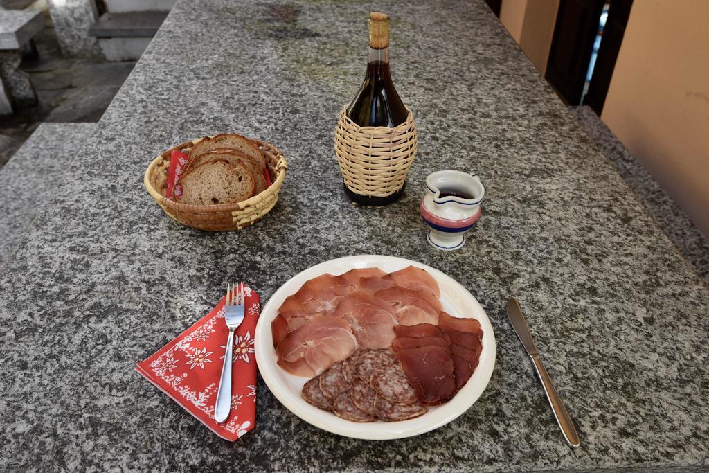 Da Erminia Bed & Breakfast Verdabbio Екстериор снимка