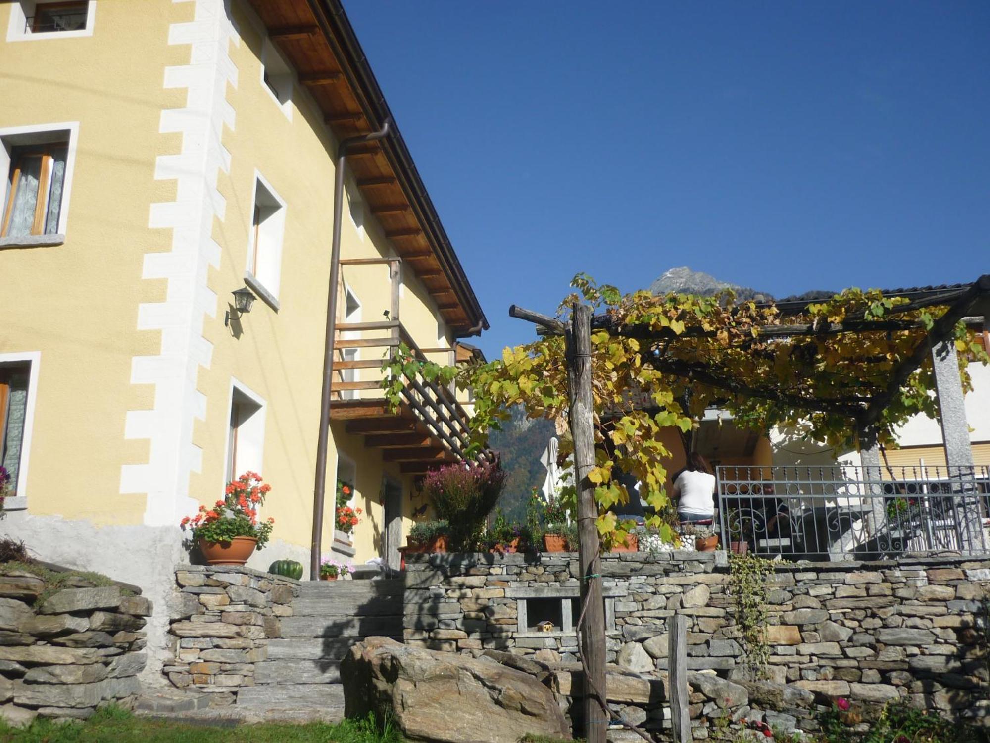 Da Erminia Bed & Breakfast Verdabbio Екстериор снимка