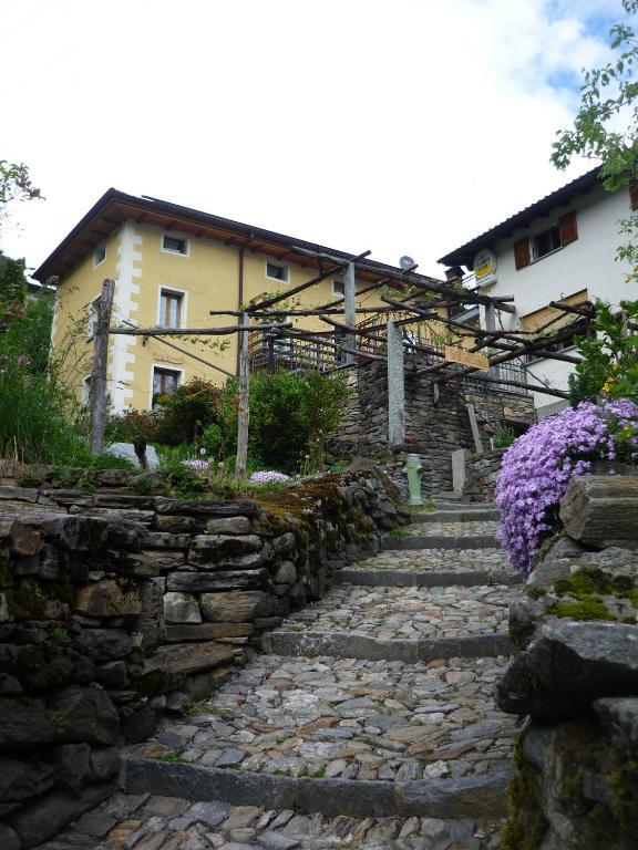 Da Erminia Bed & Breakfast Verdabbio Екстериор снимка